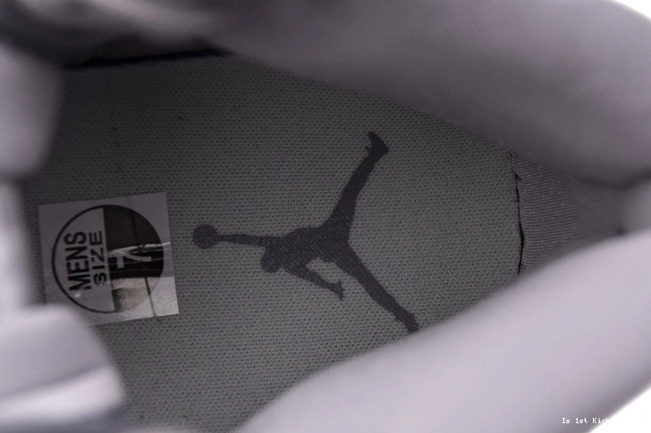 Pale High Ivory Retro 1  (W) Jordan air AH7389-101  1024